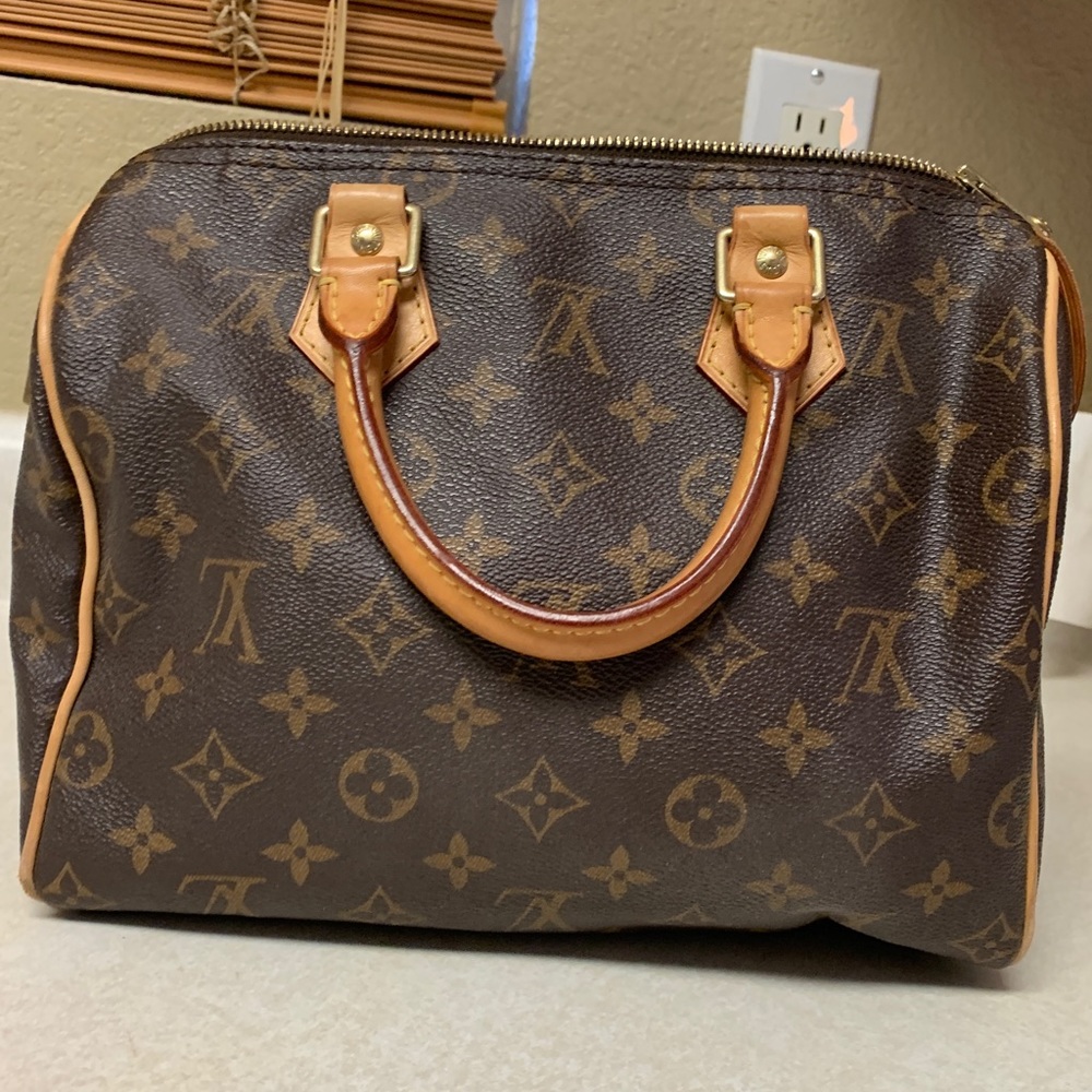 Authentic Louis Vuitton Monogram Handbag Speedy 25
